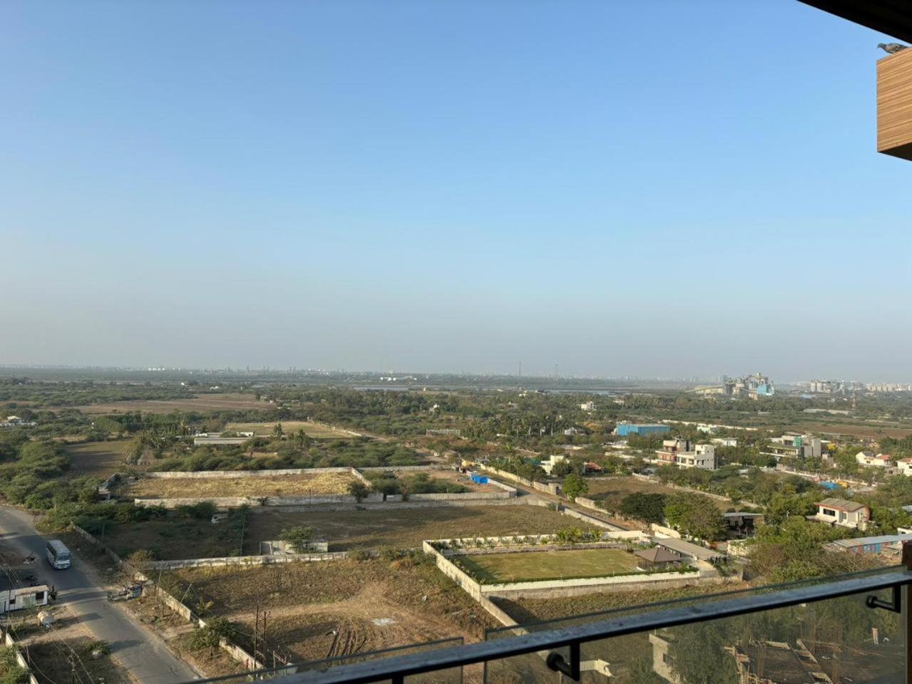 Weekend Address By Honest Homes Surat Exterior foto